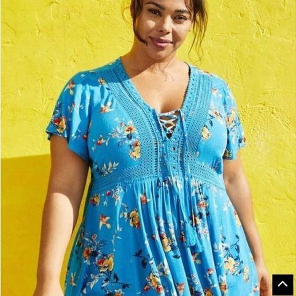 Torrid Babydoll Crinkle Gauze Crochet Inset Lace-Up Top Sz 3 (3X)